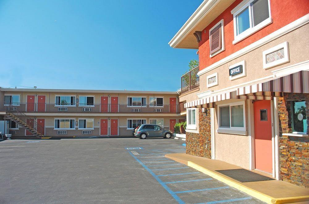 Friendly Hills Inn Whittier Ngoại thất bức ảnh